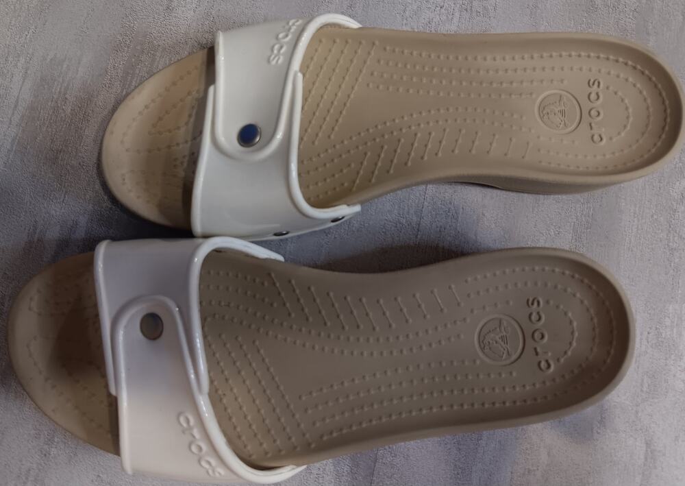 Crocs Womens Size 8 Cobbler Slide Sandals & Low Wedge Heel & Wide White Straps